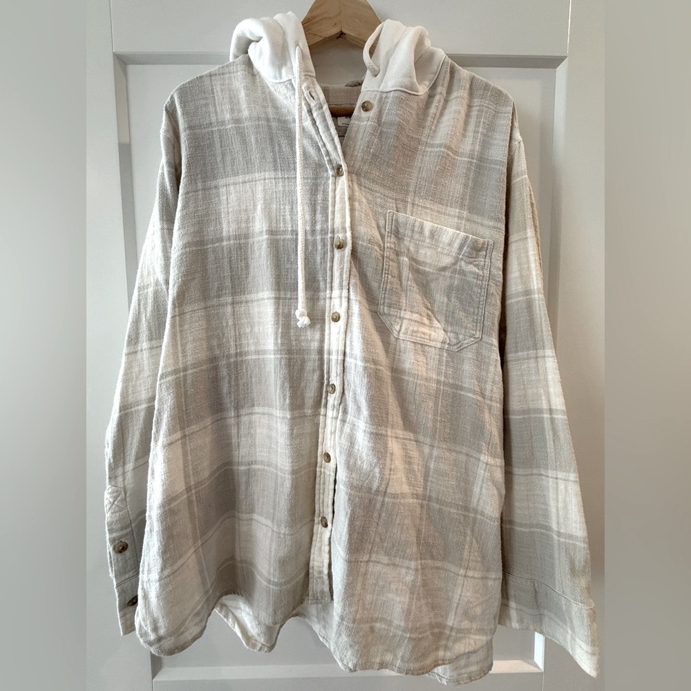 American Eagle Cream Button-Up Shirt